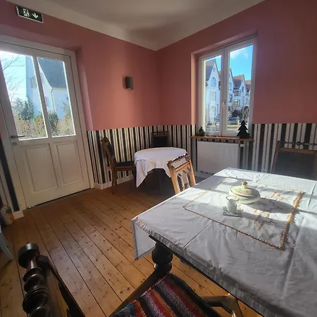 Emmas Bed & Breakfast *