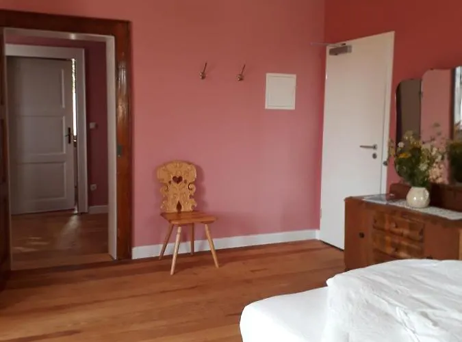 Emmas Нойштадт-ан-дер-Вайнштрасе