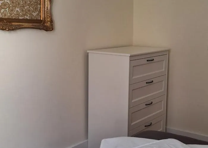 Emmas Bed & Breakfast 3*